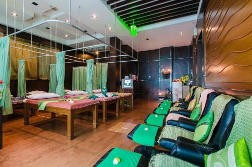 Hotel Rcb Patong Bangla
