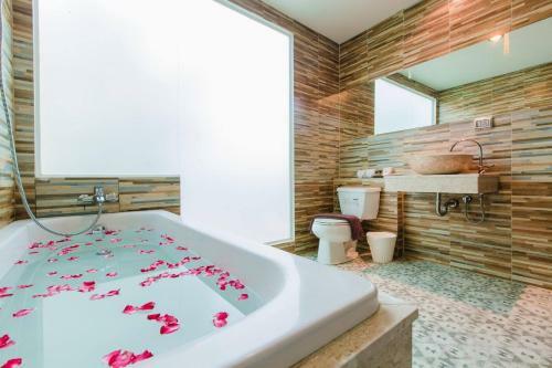 Hotel Rcb Patong Bangla