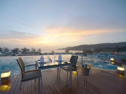 Patong Beachfront Studio 2 Mins Walk 2 Patong Beach