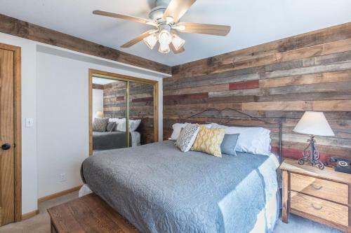 1486 Oak- Grandview