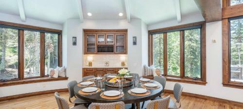 Aspen Grove Villa By Exceptional Stays