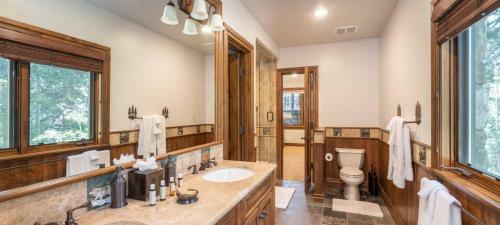 Aspen Grove Villa By Exceptional Stays