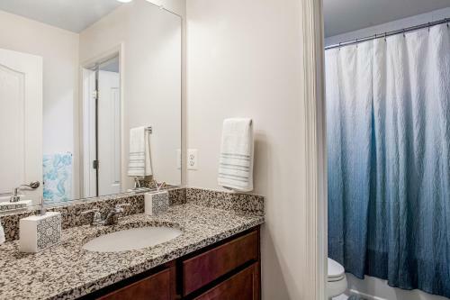 Bishops Landing --- 31449 Valley Green