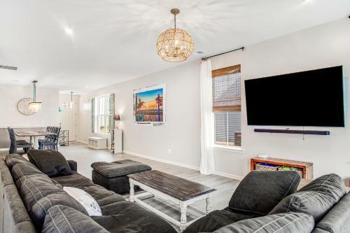 Bishops Landing --- 31449 Valley Green