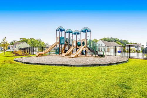 Bishops Landing --- 31449 Valley Green