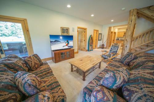 Goldenrod Home 6