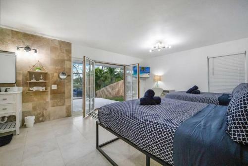Villa Infinite I Lake House I 10min To Beach
