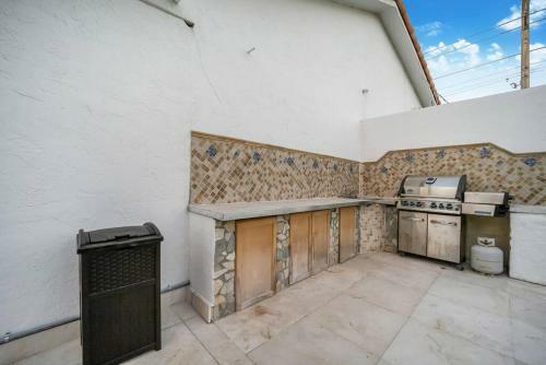 Villa Infinite I Lake House I 10min To Beach