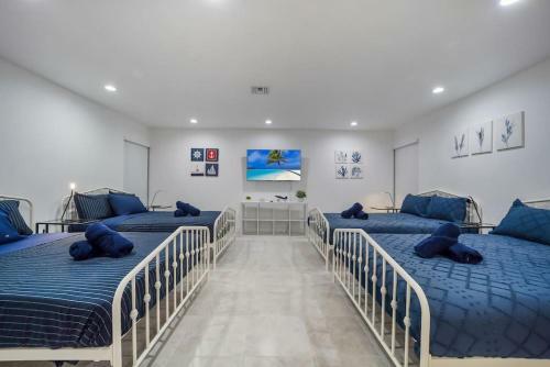 Villa Infinite I Lake House I 10min To Beach
