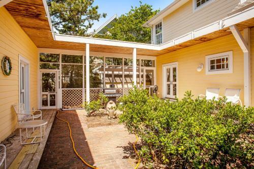 Rehoboth Beach --- 6 Holly Road