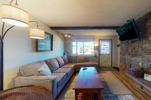 Hi Country Riverside Retreat