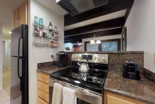 Perfect 3bd Lionshead Condo