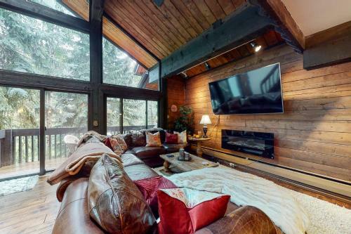 Vail On The River
