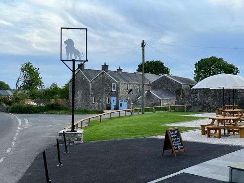 Hotel The White Lion Cowbridge