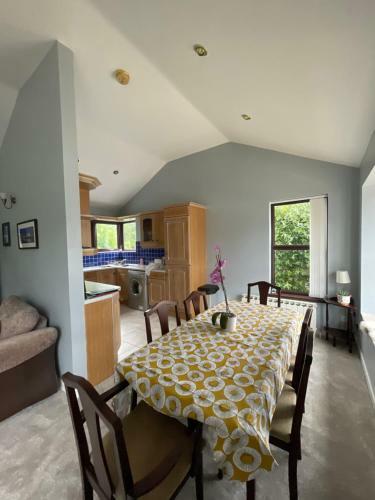 Apartamento Coastal Annex With Parking
