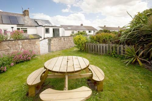 Host & Stay - Craster Cottages