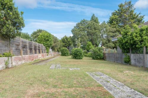 Maison Spacieuse Avec �tage Dans Une Impasse