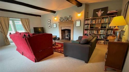 Lovely Thatched House In The Devon Countryside