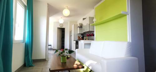 Apartamento Appartement Dans Maison Hyper Calme, Avec Terrasse, Sud Ard�che
