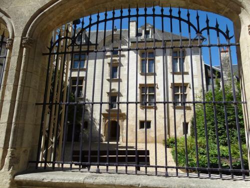 Petite Maison de Campagne En Centre Ville