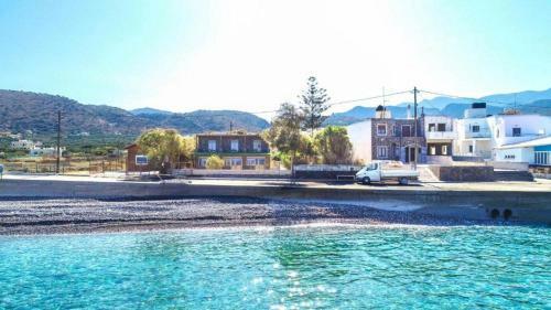 Apartamento Terrazeus - Stone House Beachfront 3