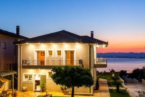 Villa Verga's Magic Sunset - Seaview Getaway