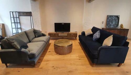 Newly Converted Warehouse Luxury 3 Bedroom House