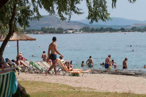 Kima: Relaxing Beach Home Next To Sparkling Waters
