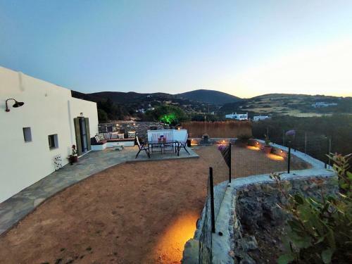 The Old Barn, In Naousa Paros