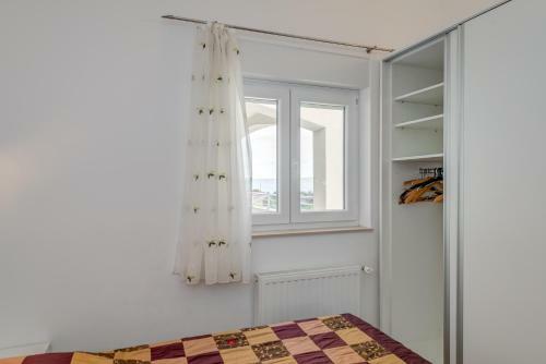 Pikolo Apartments -yellow Apartment