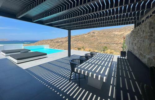Black And White Villas Ftelia - Mykonos