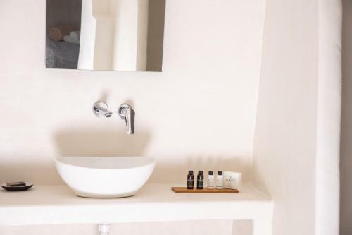Hotel White Cave Villas