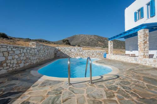 Cycladic Home With Seaview And Swimming Pool