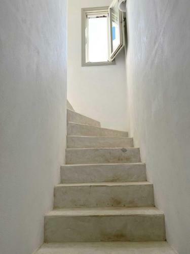Cozy & Simple Cycladic House With Sea-view