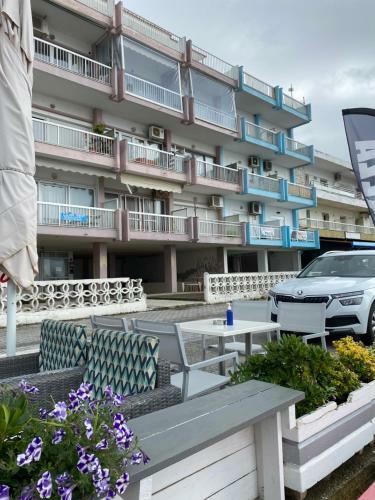 Breeze Apartments