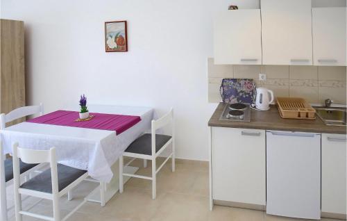 Awesome Apartment In Sukosan With Wifi