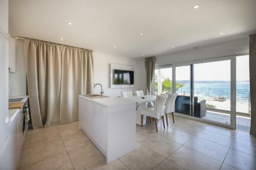 Paradise On The Beach Apartments
