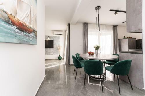 Hostal Luxury D Apartments