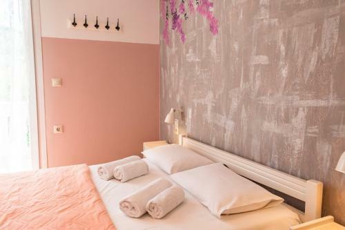 Dimitra's Garden - Holiday Apartments