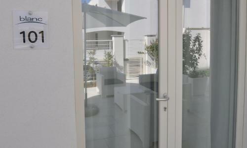 Blanc Apartments