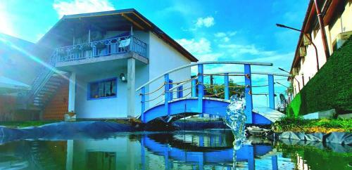 Hostal Delta Summer House Crisan