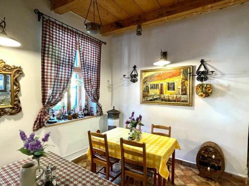 Hostal La Vechea Moar?