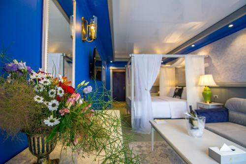 Hotel Phoenicia Blue View