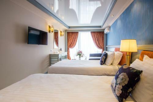 Hotel Phoenicia Blue View