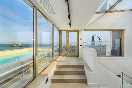 Seascape Villa