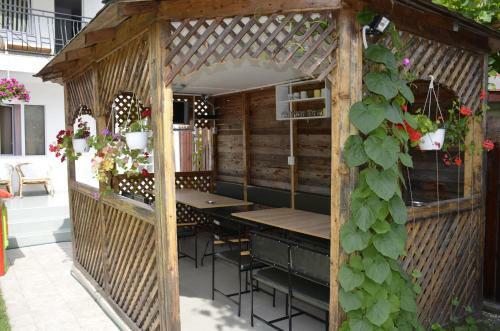 Bed & Breakfast Pensiunea Calutul De Mare