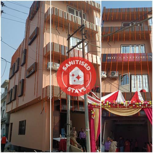 Oyo 85912 Hotel Evergreen