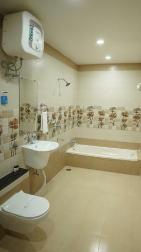 Hotel Embassy Grand