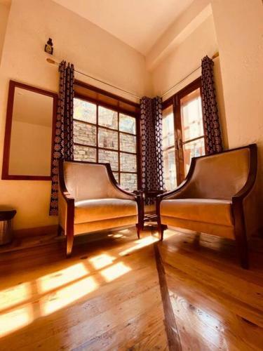 Cliffside Manor, Satkhol, Mukteshwar By Earthaa Escapes