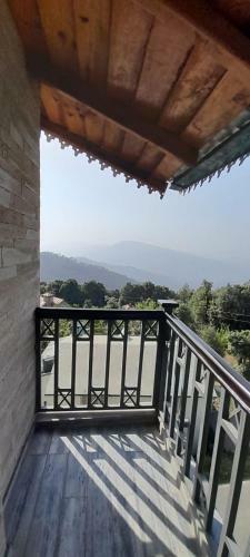 Cliffside Manor, Satkhol, Mukteshwar By Earthaa Escapes